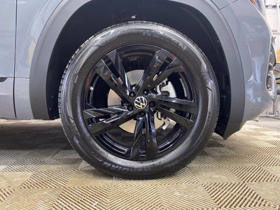 2026 Volkswagen Atlas Cross Sport SEL R-Line Black