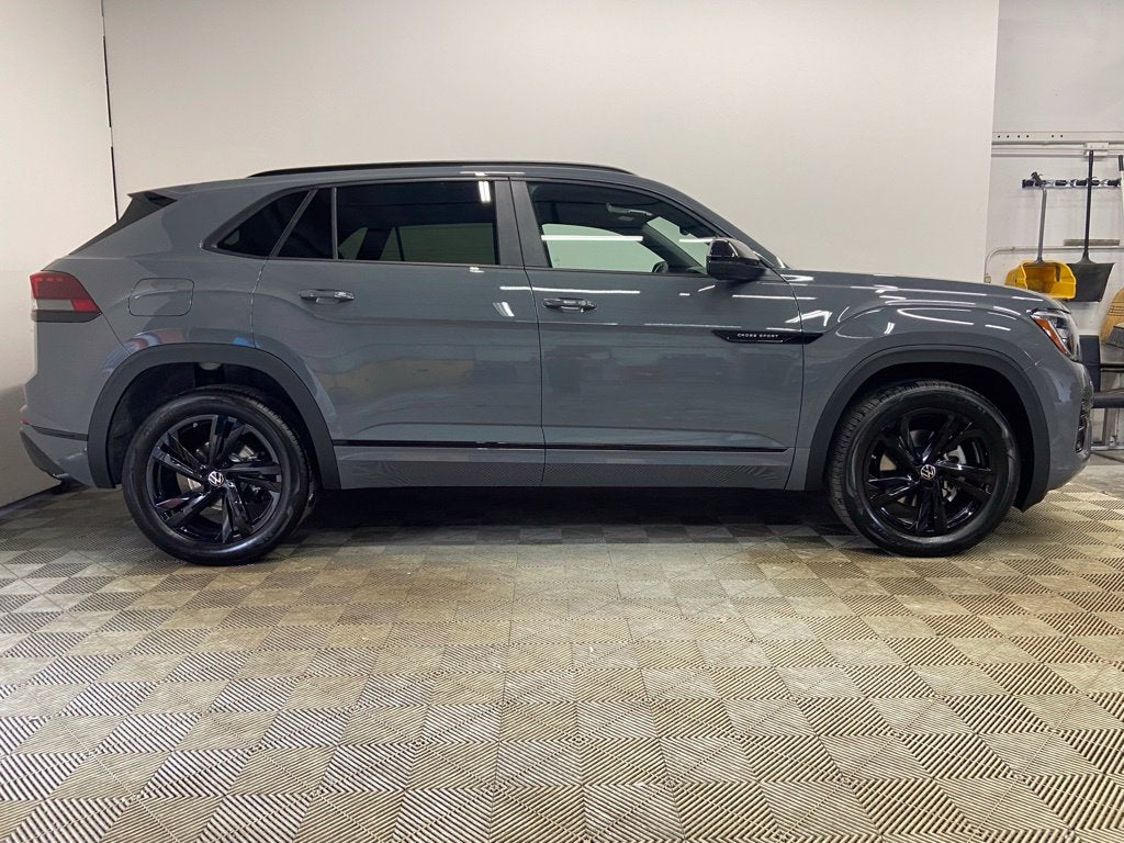 2026 Volkswagen Atlas Cross Sport SEL R-Line Black