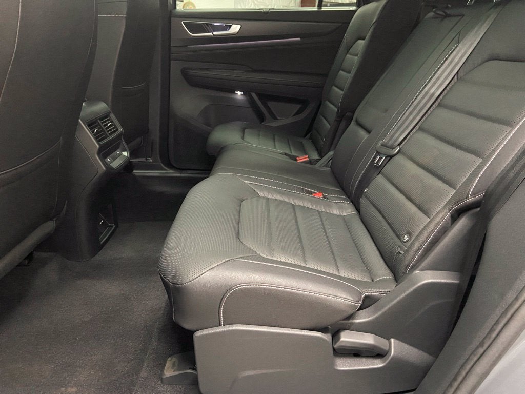 2026 Volkswagen Atlas Cross Sport SEL R-Line Black