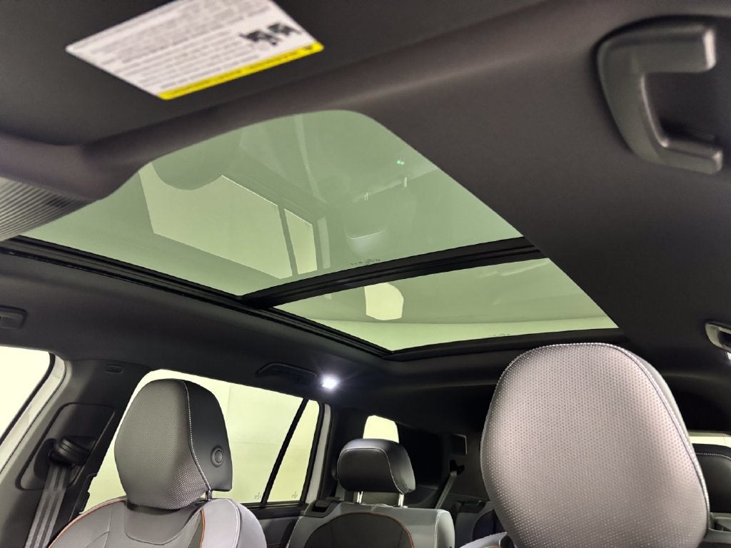 2027 Volkswagen Atlas SEL Premium R-Line