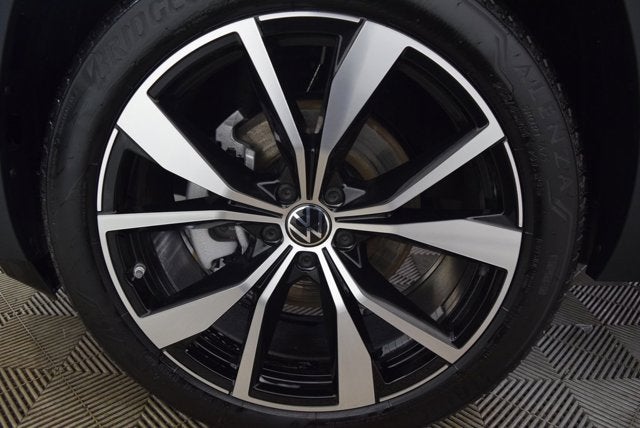 2025 Volkswagen Atlas Cross Sport 2.0T SEL Premium R-Line