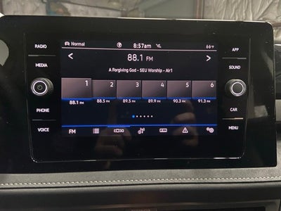 2026 Volkswagen Taos SE Black