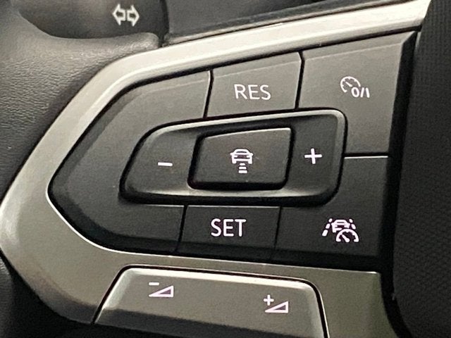 2026 Volkswagen Taos SE Black