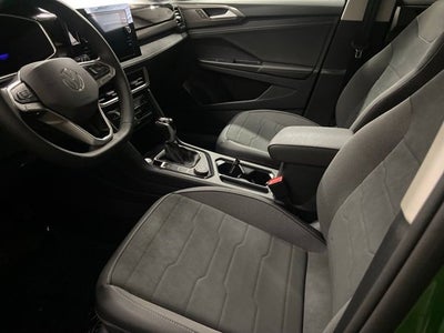 2026 Volkswagen Taos SE Black