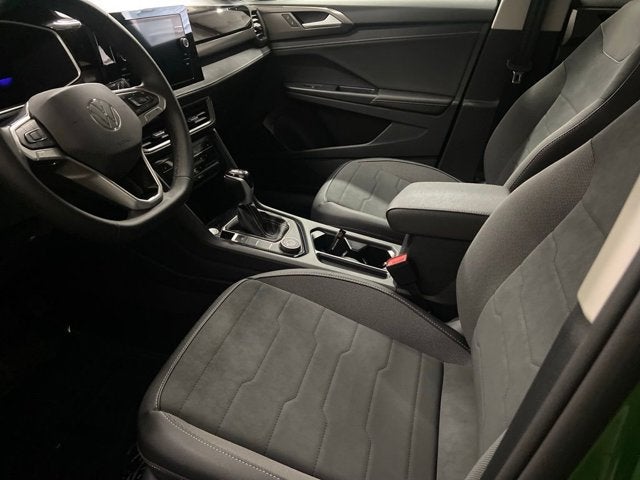 2026 Volkswagen Taos SE Black