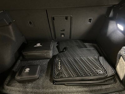 2026 Volkswagen Taos SE Black