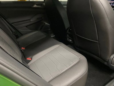 2026 Volkswagen Taos SE Black