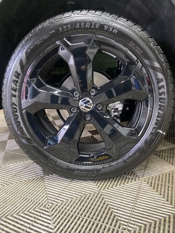 2026 Volkswagen Taos SE Black