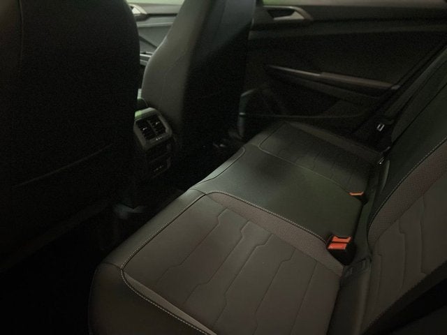 2026 Volkswagen Taos SE Black