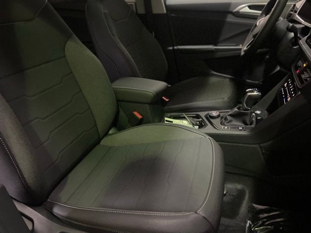 2026 Volkswagen Taos SE Black