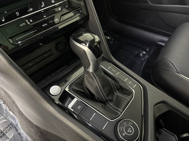 2025 Volkswagen Taos SEL