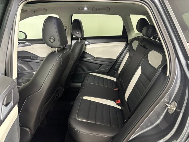 2025 Volkswagen Taos SEL