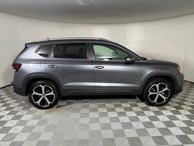 2025 Volkswagen Taos SEL