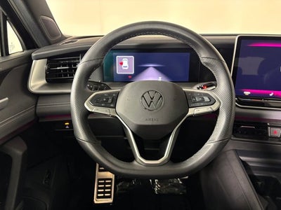 2025 Volkswagen Tiguan SE R-Line Black