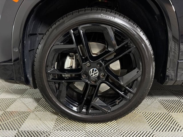 2025 Volkswagen Tiguan SE R-Line Black