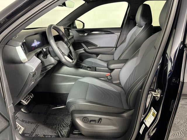 2025 Volkswagen Tiguan SE R-Line Black