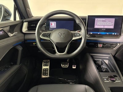 2025 Volkswagen Tiguan SE R-Line Black