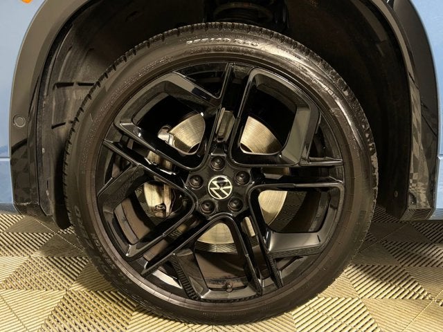 2025 Volkswagen Tiguan SE R-Line Black