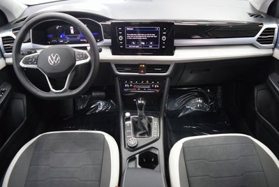 2025 Volkswagen Taos SE