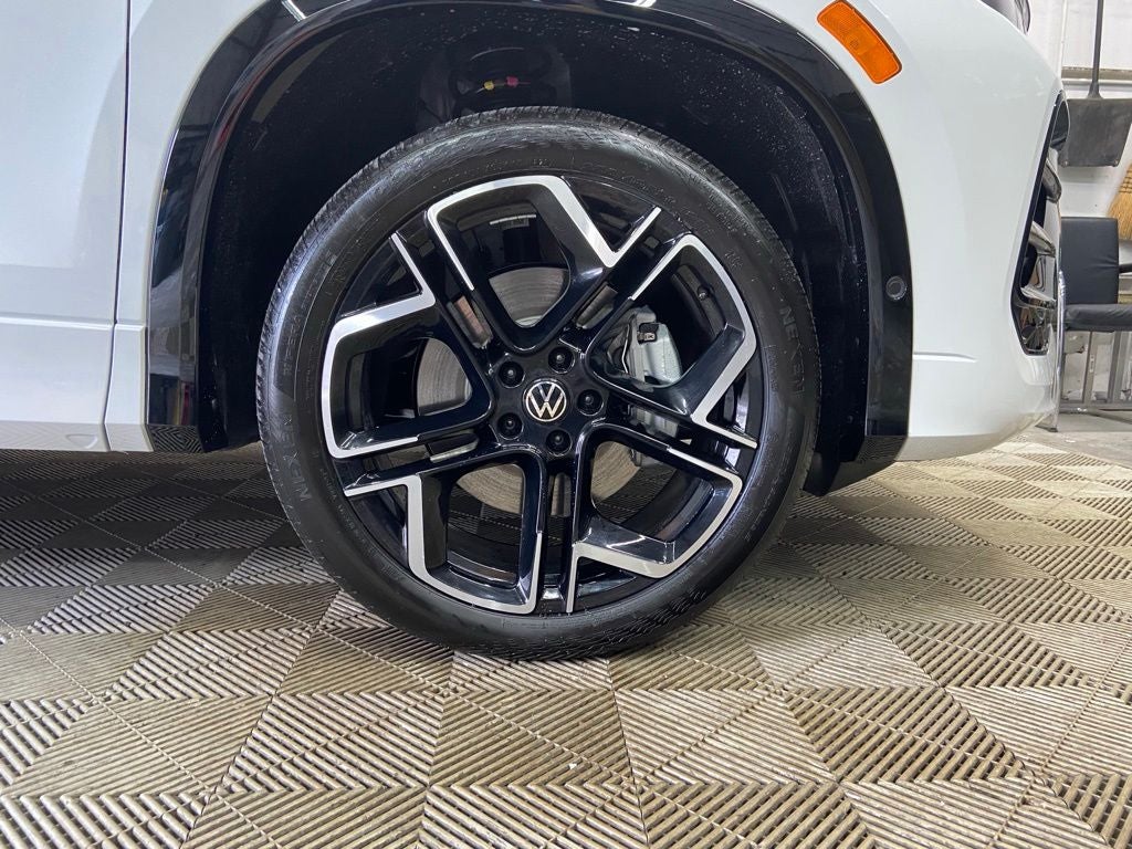 2026 Volkswagen Tiguan 2.0T SEL R-Line Turbo