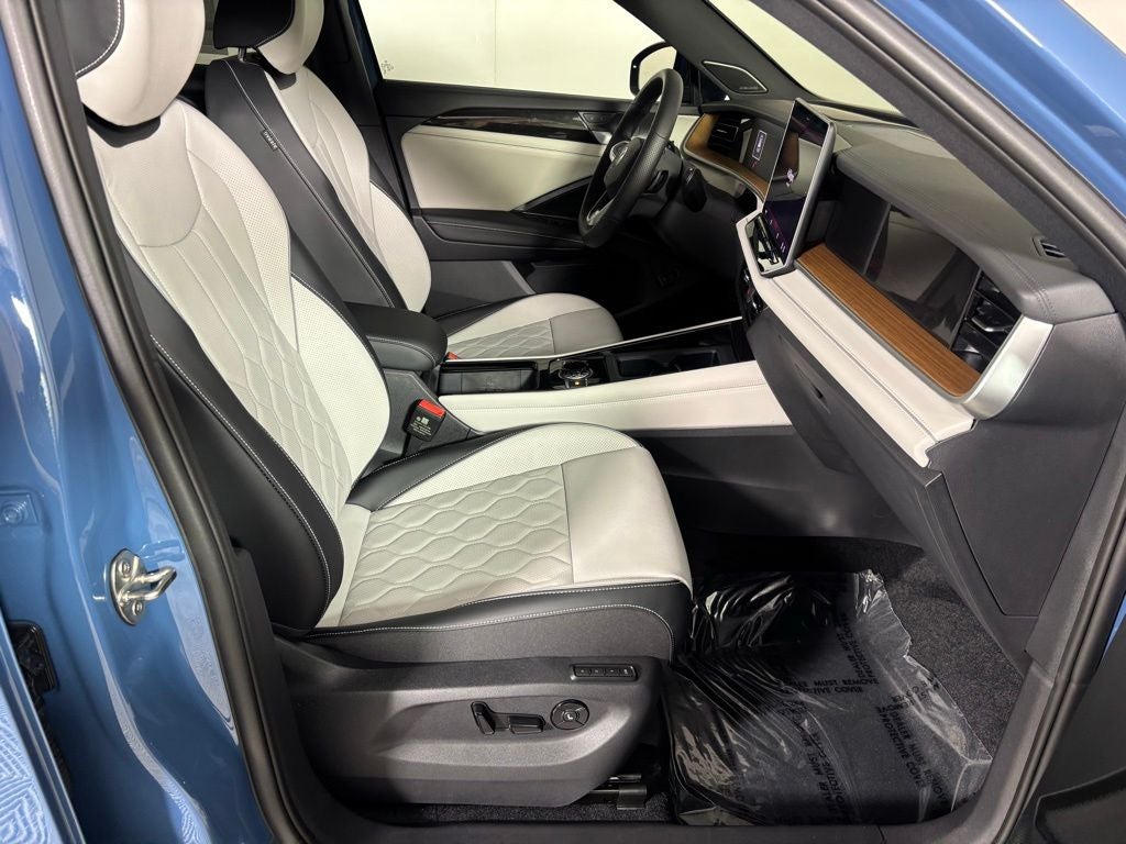 2026 Volkswagen Tiguan 2.0T SEL R-Line Turbo