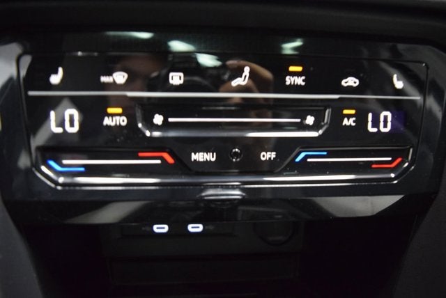 2025 Volkswagen Taos SE