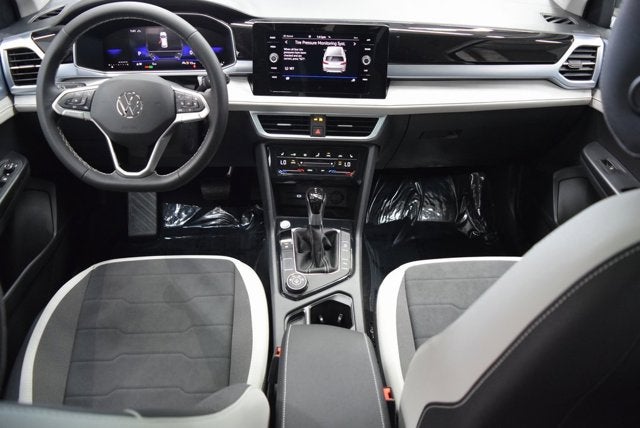 2025 Volkswagen Taos SE