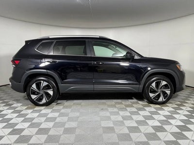 2025 Volkswagen Taos SE