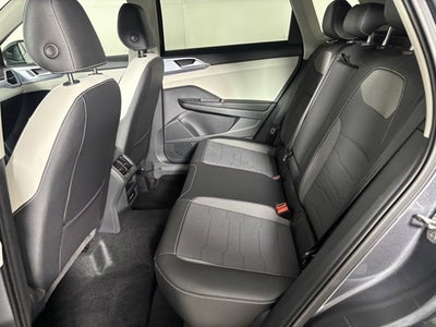 2026 Volkswagen Taos SE