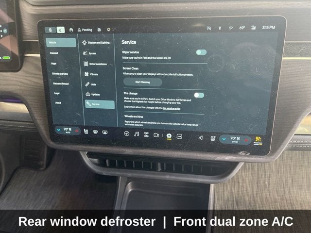 2025 Rivian R1S Adventure