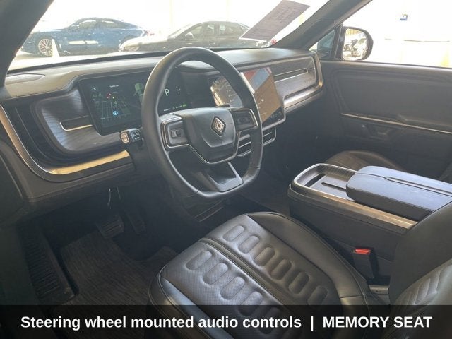 2025 Rivian R1S Adventure