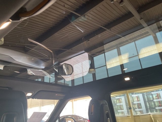 2025 Rivian R1S Adventure