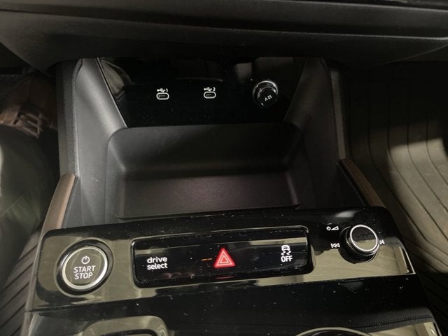 2025 Audi Q6 e-tron Prestige