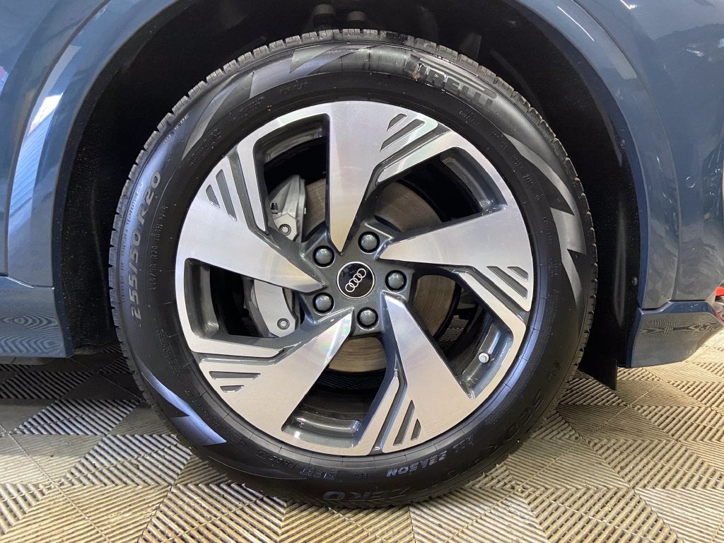 2027 Audi Q6 e-tron Prestige quattro