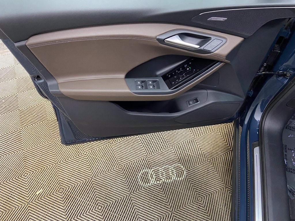 2027 Audi Q6 e-tron Prestige quattro