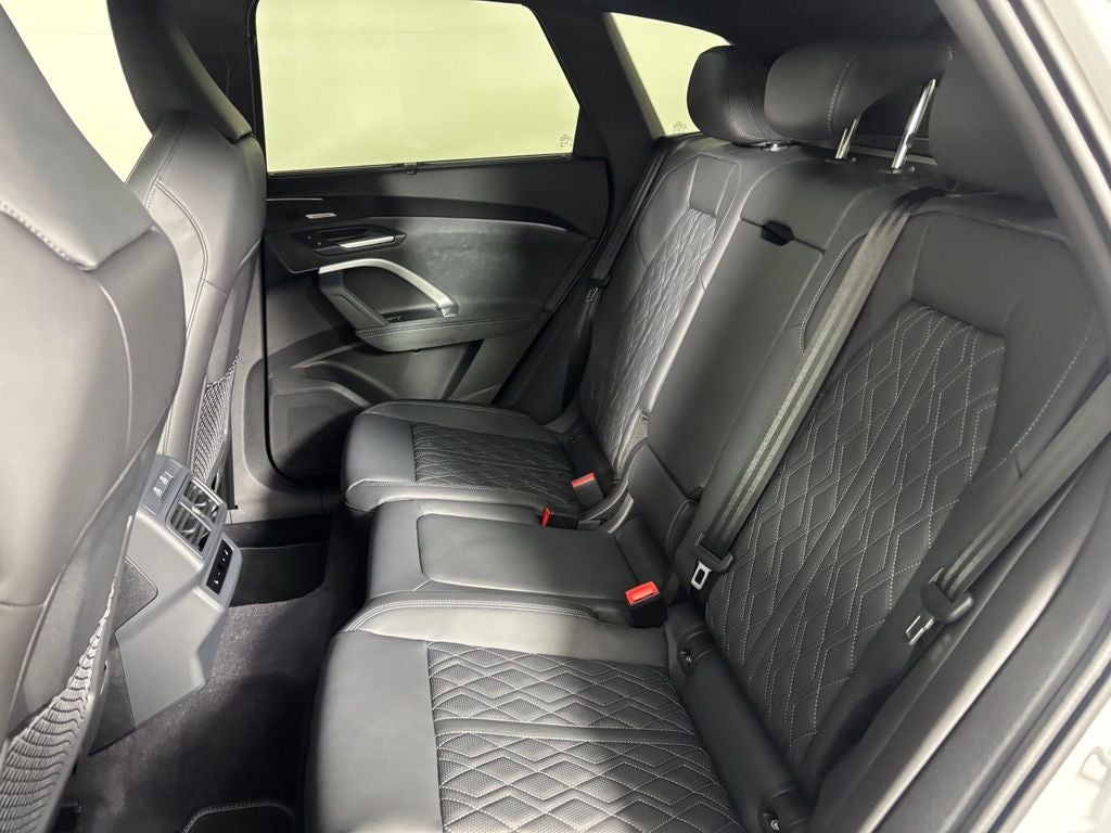 2026 Audi SQ5 Prestige quattro