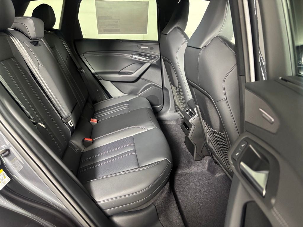 2027 Audi Q6 e-tron Prestige quattro