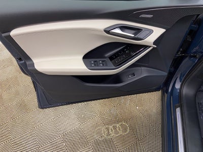 2027 Audi Q6 e-tron Prestige quattro