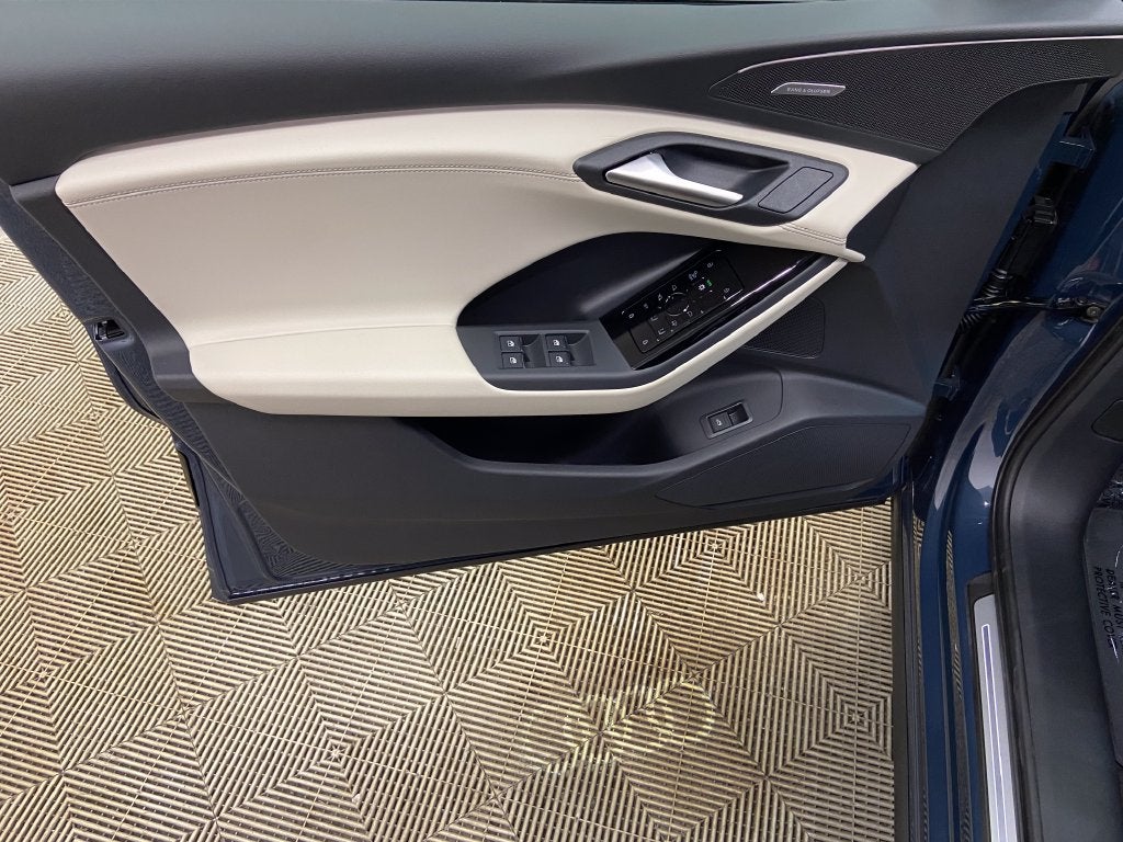2027 Audi Q6 e-tron Prestige quattro