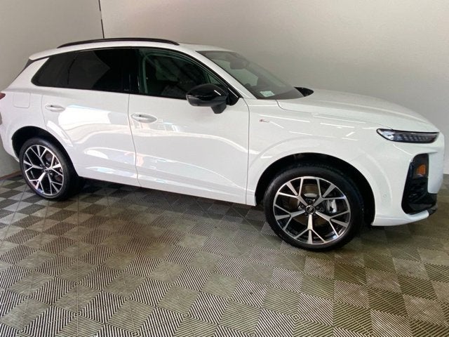 2026 Audi Q3 S line
