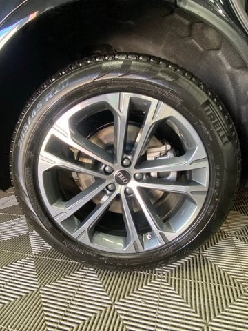 2026 Audi Q7 Premium