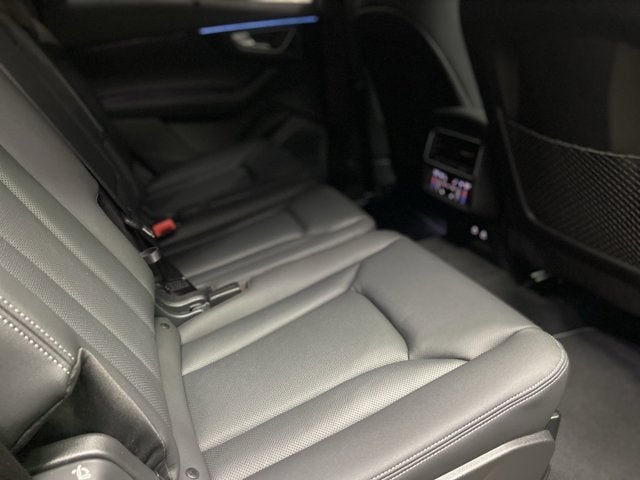 2026 Audi Q7 Premium Plus