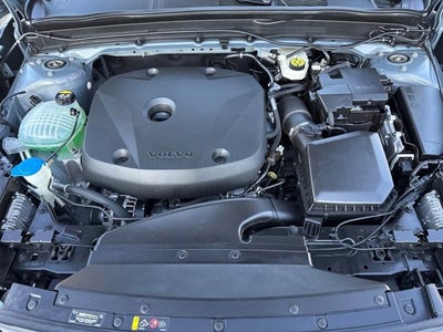 2021 Volvo XC40 R-Design