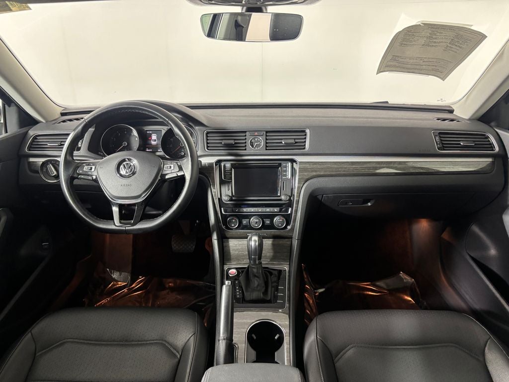 2017 Volkswagen Passat 1.8T SE w/Technology