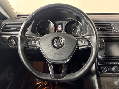 2017 Volkswagen Passat 1.8T SE w/Technology