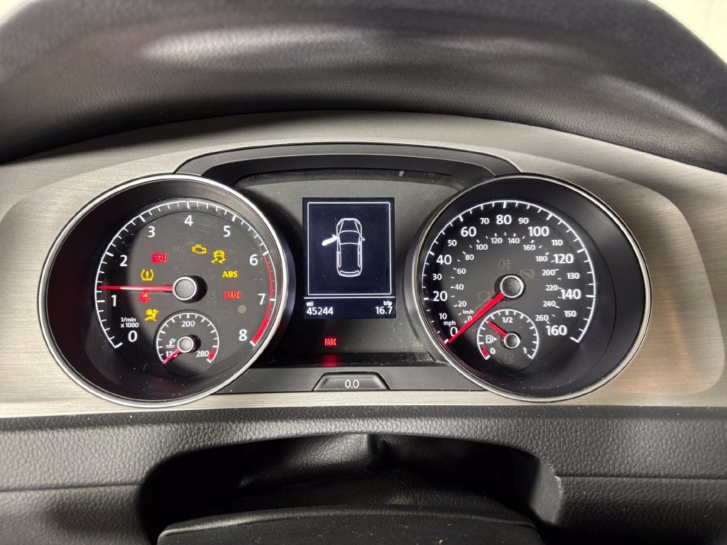 2017 Volkswagen Golf Wolfsburg