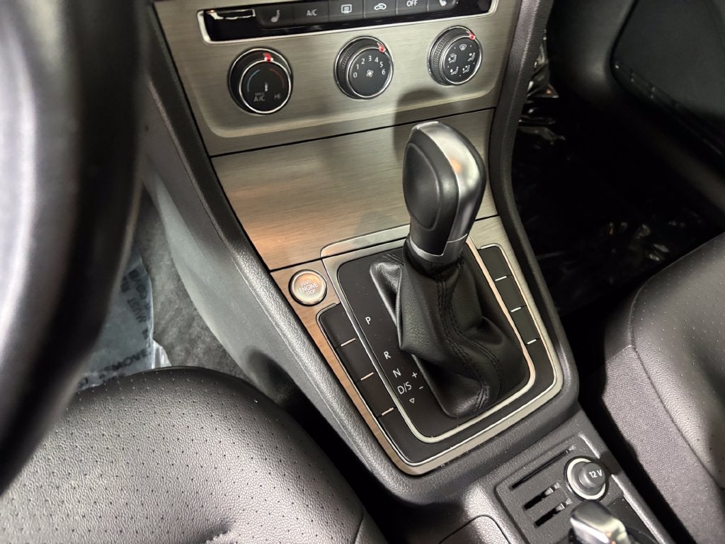 2017 Volkswagen Golf Wolfsburg