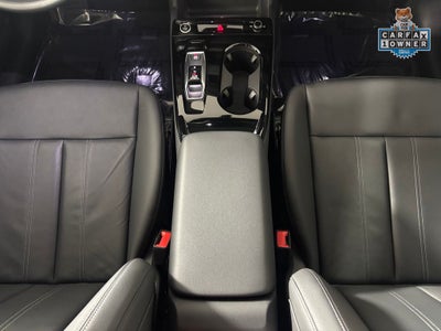 2025 Audi Q6 e-tron Premium quattro