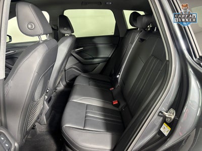 2025 Audi Q6 e-tron Premium quattro