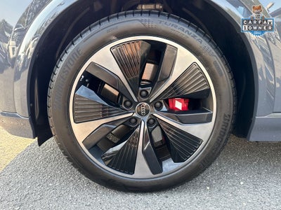 2025 Audi SQ6 e-tron Prestige quattro